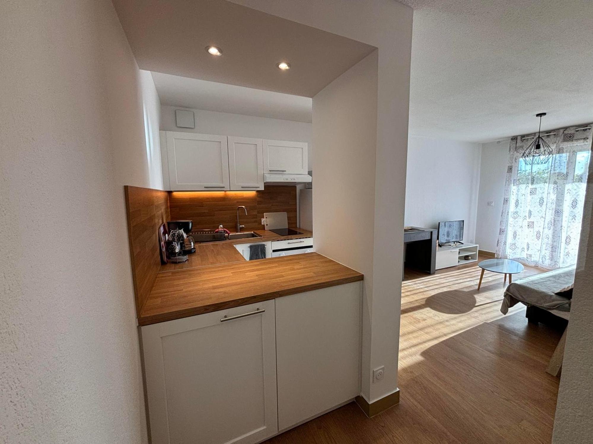 Location D'Un Superbe Appartement Avec Piscine Roquebrune-sur Argens Εξωτερικό φωτογραφία